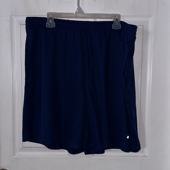 Like New Amazon Essentials Shorts XL - Picture 1 of 3